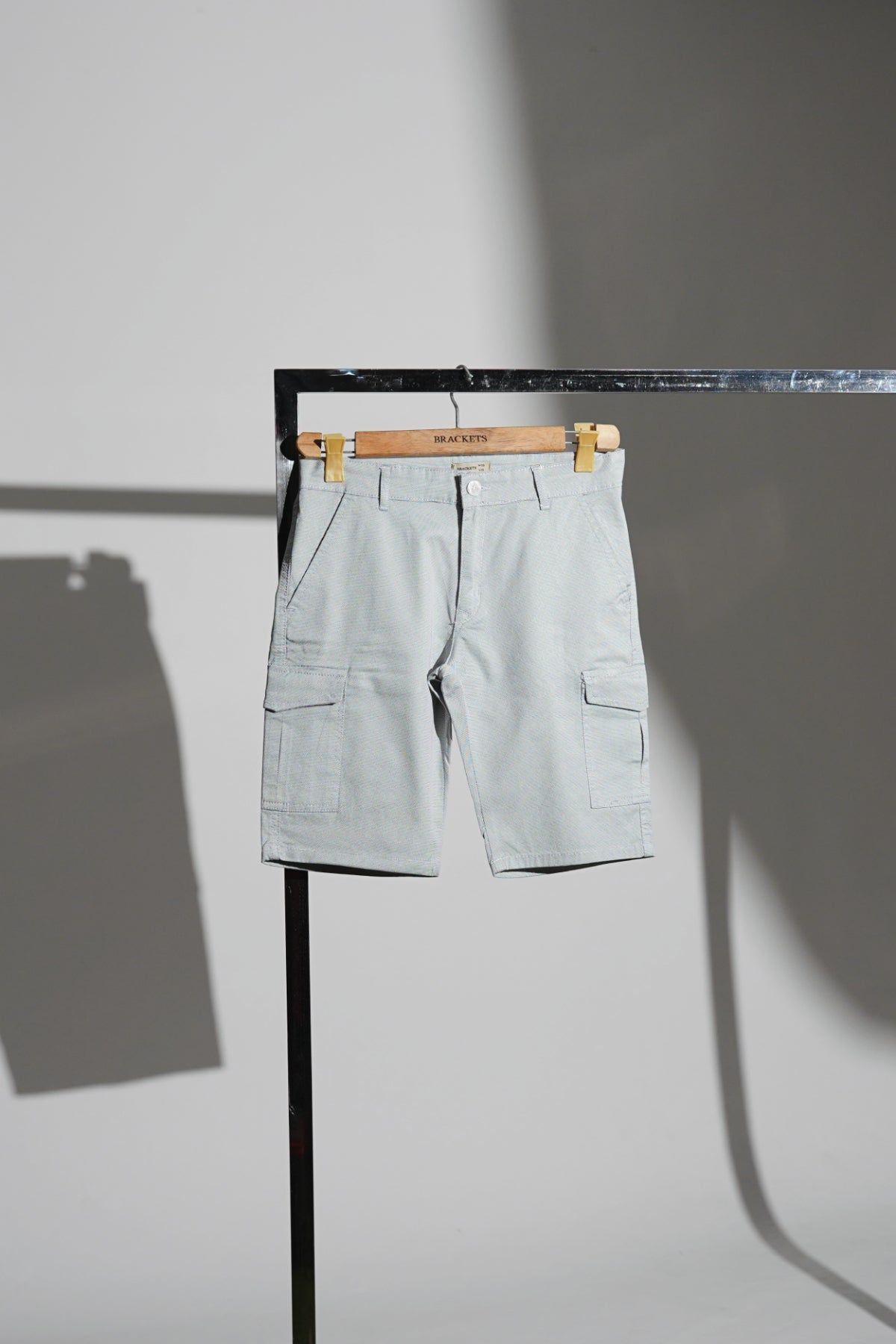 TWILL SHORTS IN WHITE - Brackets