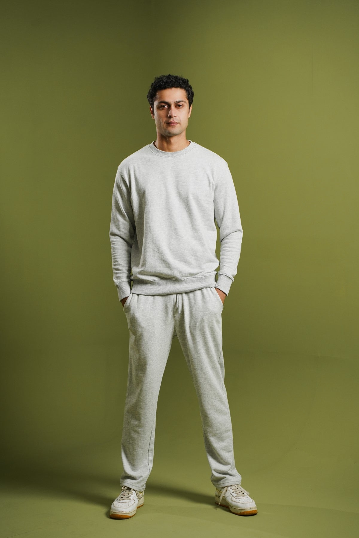 Sweatshirt Secondary image