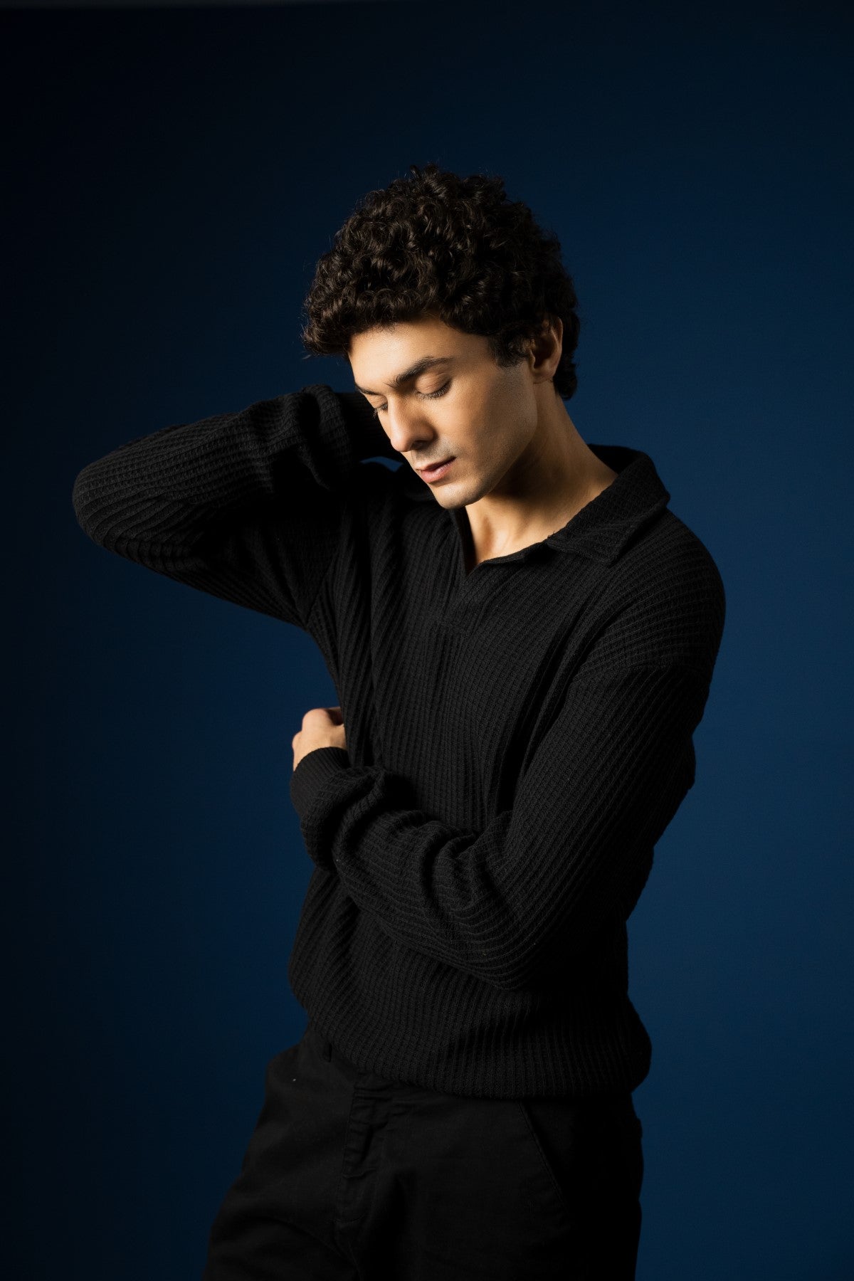 V-NECK SWEATER - Brackets