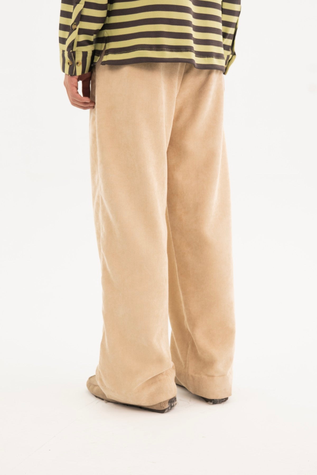 Cloud cream corduroy pants Secondary image