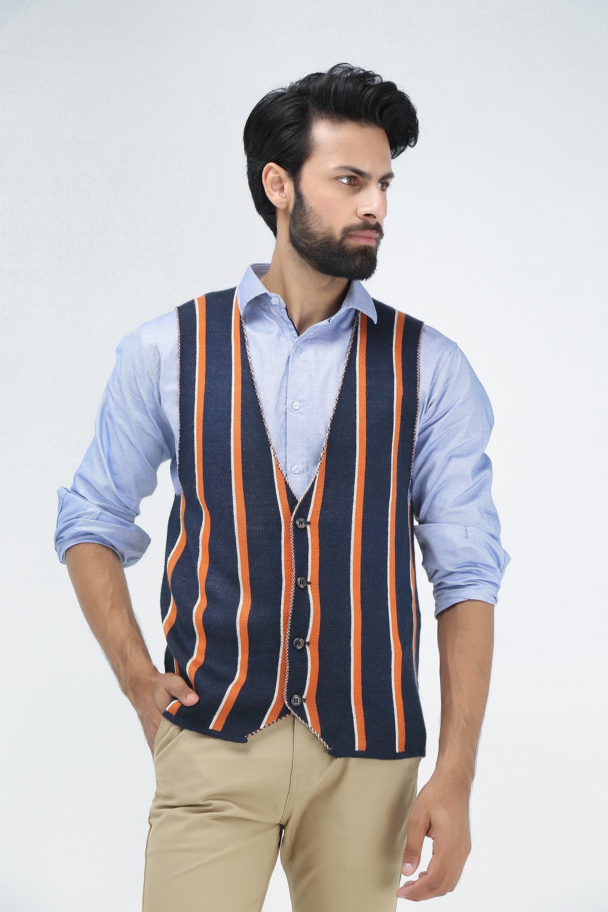 SLIM FIT KNITTED WAIST COAT - Brackets